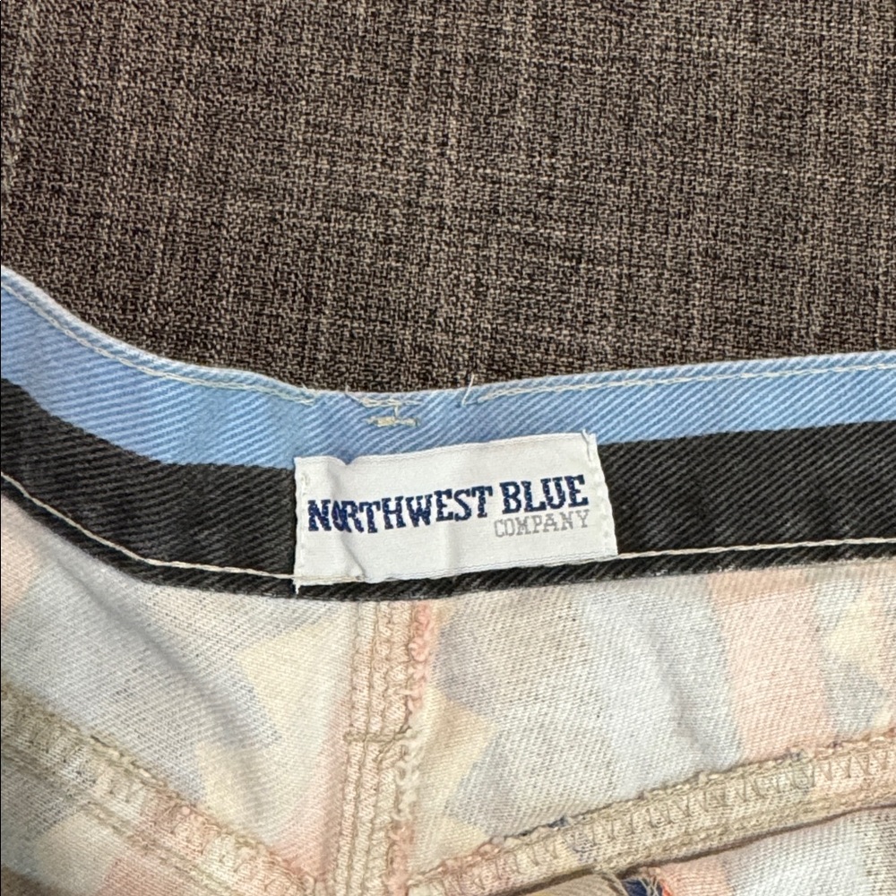 Vintage 90s Northwest Blue Tribal Print High Rise Shorts 32” Waist - Picture 2 of 4
